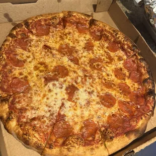 Large Pepperoni Pizza