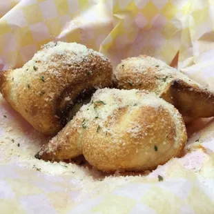 Yummmm! Garlic Knots!