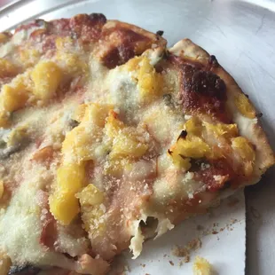 Hawaiian Pizza with jalapeños and black olives. Good stuff!