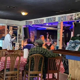 a band playing in a restaurant