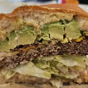 Bacon avocado cheeseburger - average