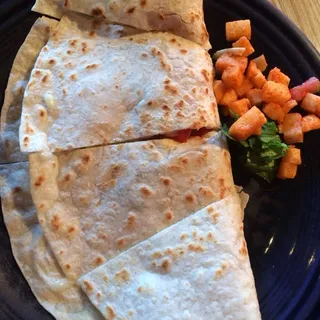 Camarones Quesadilla