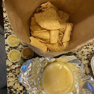 Chips & Queso