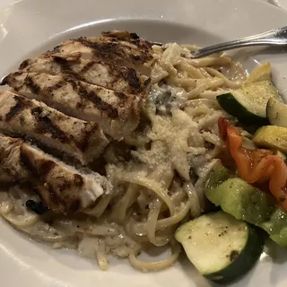 Spicy Garlic Chicken Pasta
