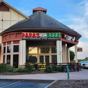 the outside of a restaurant