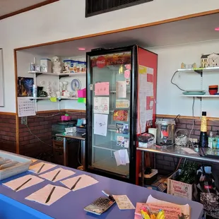 Counter top  for people  to sit at