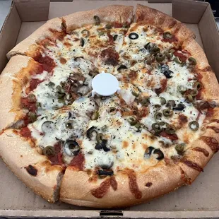Smedby&apos;s Large Deep dish pizza
