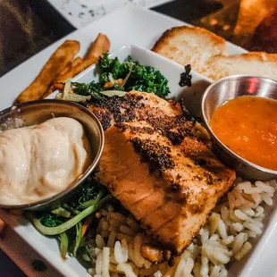Salmon bowl