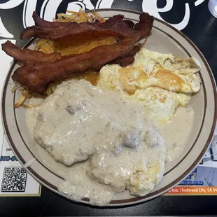 Southern Breakfast. Biscuits and gravy