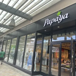 store is on left of Sungalss Hut