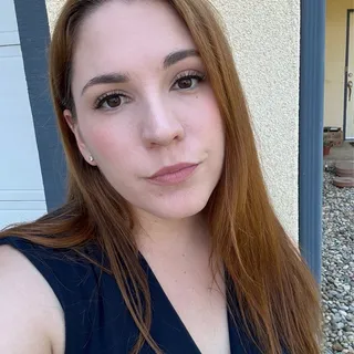 Arynne B.