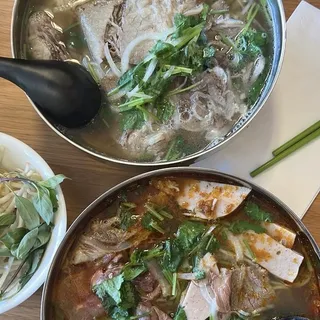 N7. Pho Nam Gau