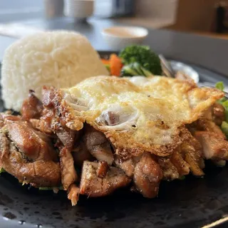 E3. Five Spice Chicken with Egg and Rice