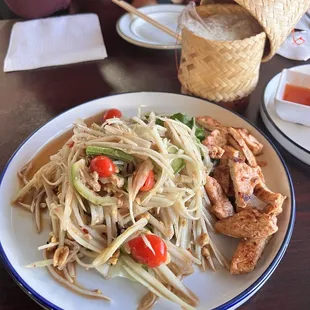 Thai Papaya Salad (Sum Tum)