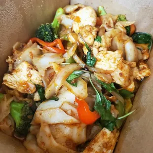 Basil Noodles with Vegetables and Chicken ($16)