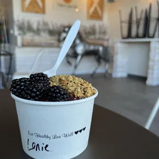 Black Delish (açaí bowl)