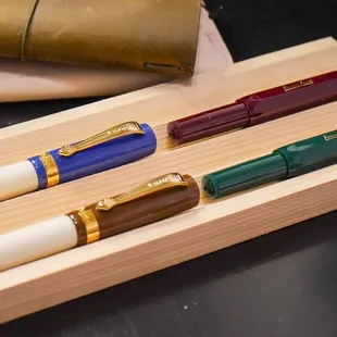 Beautiful color combinations in fountain pens.