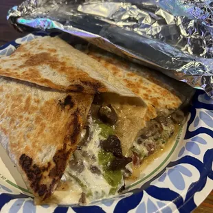 Carne asada Super quesadilla