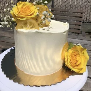 Customized lemon cake