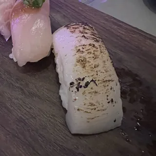 Hamachi Nigiri