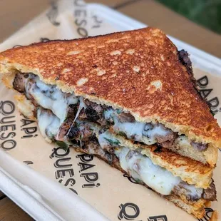 Texas Cheesesteak | Instagram: @telephonesmoothie