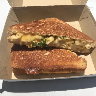 Mac Melt Grilled Cheese