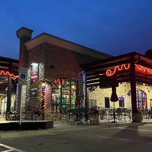the outside of the restaurant