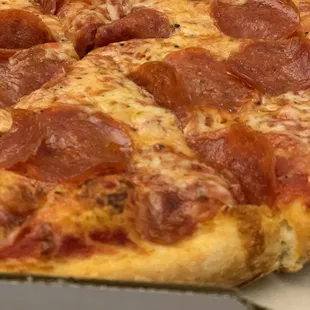 Small pepperoni pizza