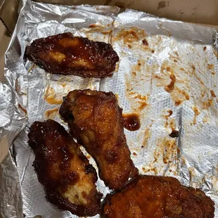 a box of chicken wings