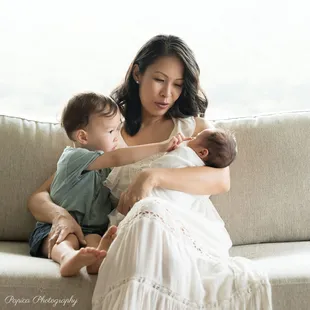 Newborn Lifestyle Photography Session. Quiet moments like this are what parents want to remember forever.