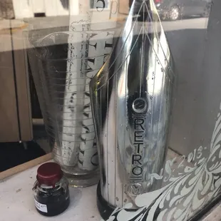 Mmmmmmm... Giant fountain pen nib