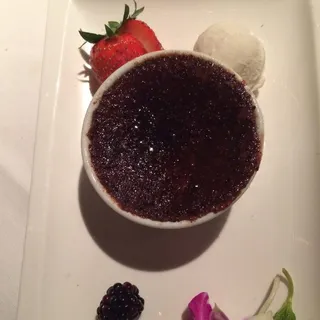 Vanilla Ice Cream with Fresh Berries