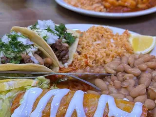 Tipzy's Tacos & Beer