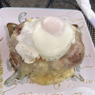 Croque Madame Croissant