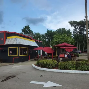 Outside seating or drive through