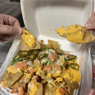 a tray of nachos