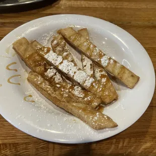 Sweet pita fries. Similar to elephant ears at the fair.