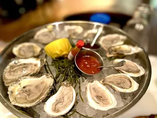 Hank's Low Country Seafood & Raw Bar