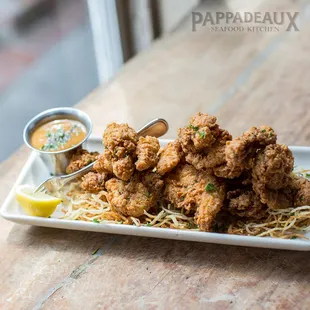 food, chicken wings and fried chicken