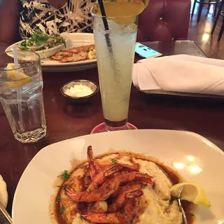 Giant Shrimp & Grits