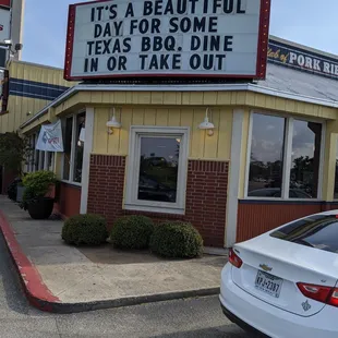 ows it's a beautiful day for some texas bbq dine or take out