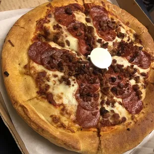 Pepperoni pizza with bacon