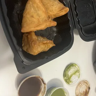 2 Vegetable Samosas