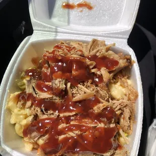 Jalapeño Mac and cheese bowl with pulled pork and sweet baby rays bbq