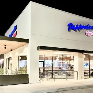 the outside of a restaurant