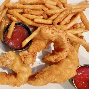 Pappy's Chicken Strips with fries