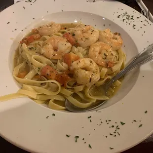 Fettuccini with shrimp
