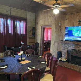 Middle dining room