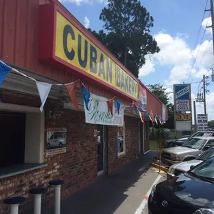 the outside of the restaurant