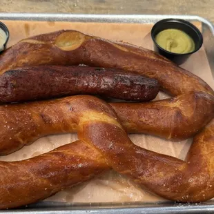 Crown Pretzel &amp; German Smoked Sausage